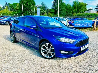 Used Ford Focus Zetec 125 HP (91 kW) 2017 Blue Hatchback