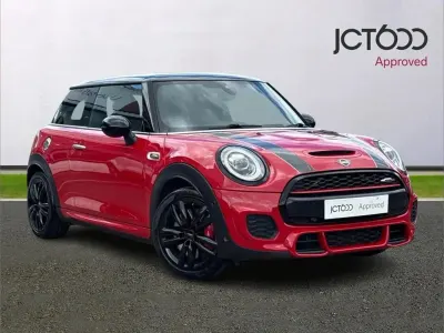 Begagnad Mini John Cooper Works Hatch 228 HK (167 kW) 2018 Röd Halvkombi
