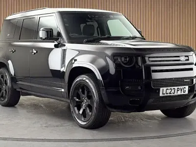 Used Land Rover Defender SE Dynamic 249 HP (183 kW) 2025 SUV
