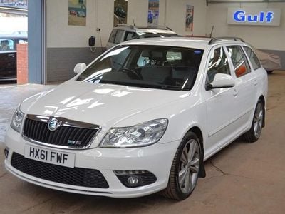 Used Skoda Octavia vRS 170 HP (125 kW) 2011 White Estate
