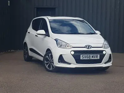 Used Hyundai i10 Premium SE 87 HP (63 kW) 2018 White Hatchback