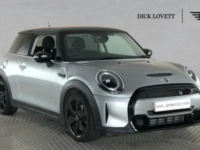 Used Mini Cooper S Classic 188 HP (138 kW) 2023 Silver Hatchback