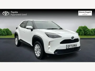 Used Toyota Yaris Hybrid 116 HP (85 kW) 2023 White Hatchback