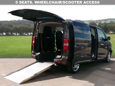 Używany Citroën Spacetourer Business Class 145 KM (106 kW) 2022 Brązowy Minivan