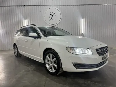 Used Volvo V70 SE Lux 240 HP (176 kW) 2024 White Estate