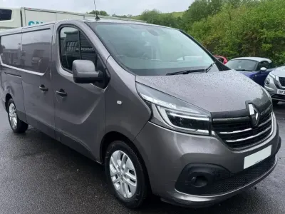 Usado Renault Trafic 145 HP (106 kW) 2020 Cinzento