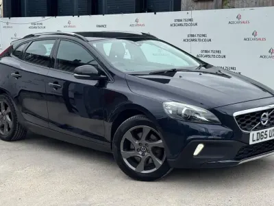 Used Volvo V40 2015 Blue Hatchback