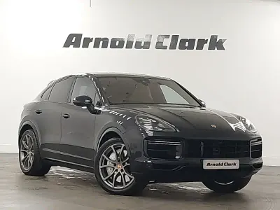 Usado Porsche Cayenne Turbo 550 HP (404 kW) 2019 Preto SUV