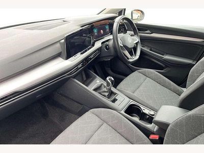 Used VW Golf VIII Life 130 HP (95 kW) 2023 White Hatchback