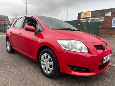 Used Toyota Auris T2 97 HP (71 kW) 2007 Red Hatchback