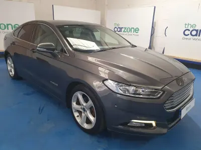 Begagnad Ford Mondeo Titanium 187 HK (137 kW) 2018 Grå Sedan