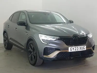 Usado Renault Arkana Engineered 142 CV (104 kW) 2023 Gris SUV