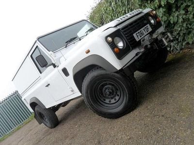 Used Land Rover Defender 122 HP (89 kW) 2012 White SUV
