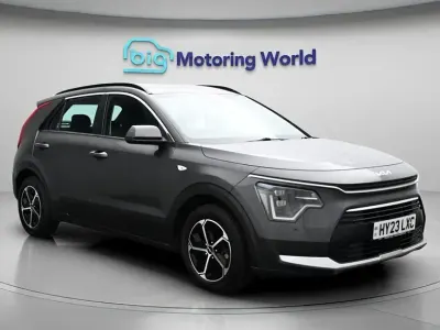 Gebraucht Kia Niro 139 PS (102 kW) 2023 Grau SUV