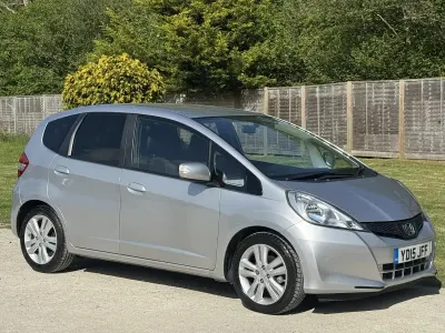 Begagnad Honda Jazz ES 99 HK (72 kW) 2015 Silver Halvkombi