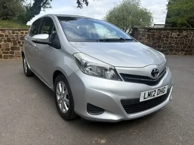 Used Toyota Yaris 101 HP (74 kW) 2012 Silver Hatchback