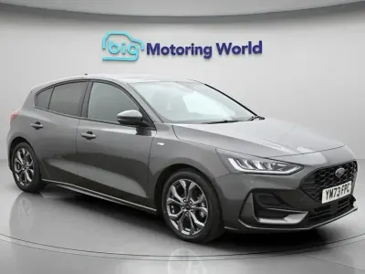 Używany Ford Focus ST-Line 125 KM (91 kW) 2023 Szary Hatchback