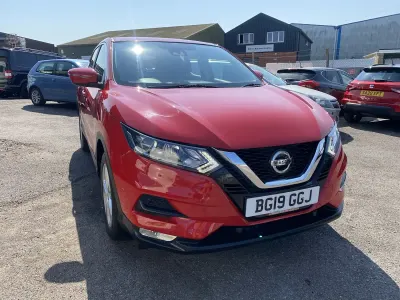 Used Nissan Qashqai Acenta Premium 140 HP (102 kW) 2019 Red SUV