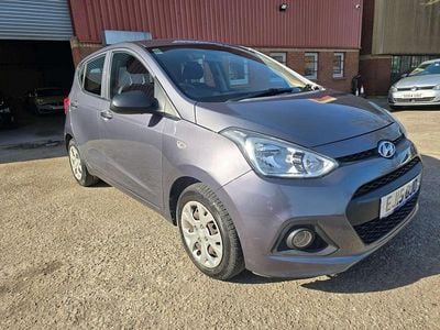 Used Hyundai i10 67 HP (49 kW) 2015 Grey Hatchback