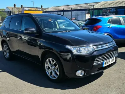 Używany Mitsubishi Outlander P-HEV 2015 Czarny Kombi
