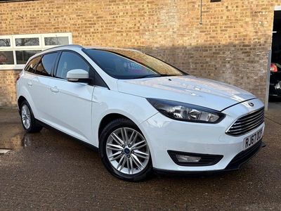 Used Ford Focus Zetec 120 HP (88 kW) 2018 White Estate