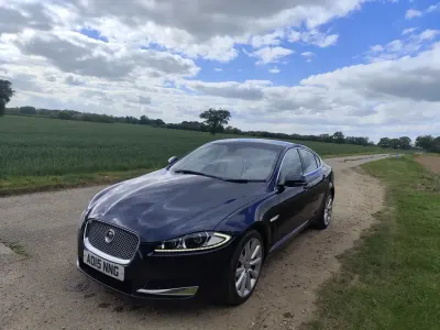 Gebraucht Jaguar XF Portfolio 200 PS (147 kW) 2015 Blau Limousine