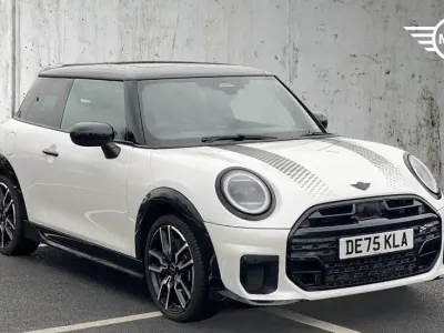 Used Mini Cooper Hatch 113 kW (154 HP) 2025 White Hatchback