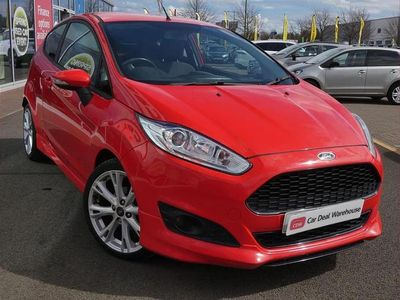 Used Ford Fiesta Zetec 123 HP (90 kW) 2017 Red Hatchback