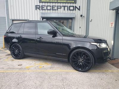 Black Used 2015 Land Rover Range Rover Vogue SE SUV | £15,495 (Fair price)