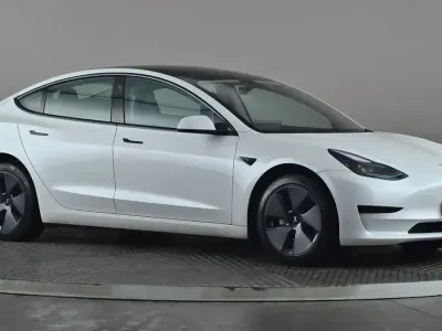 Usado Tesla Model 3 RWD 180 kW (245 HP) 2023 Branco Sedan