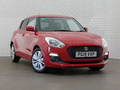 Usado Suzuki Swift SZ-T 111 HP (81 kW) 2019 Vermelho Citadino