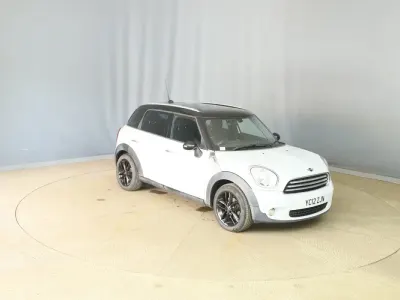 Used Mini Cooper D 2012 White Hatchback
