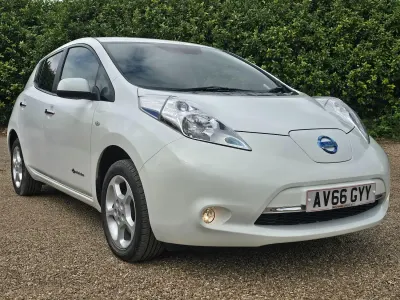 Used Nissan Leaf Acenta 80 kW (109 HP) 2016 White Hatchback