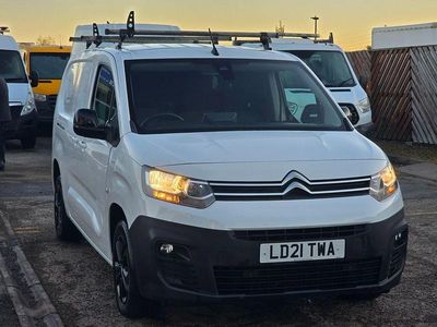 Used Citroën Berlingo Start 130 HP (95 kW) 2021 White MPV
