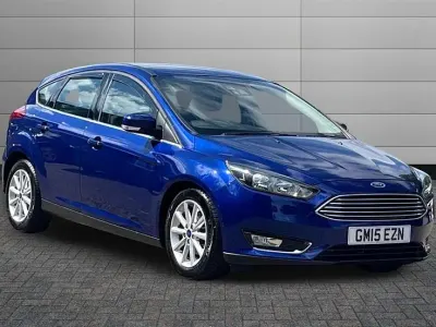 Used Ford Focus Titanium 125 HP (91 kW) 2015 Deep impact blue Hatchback