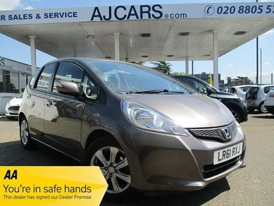 Begagnad Honda Jazz ES 100 HK (73 kW) 2011 Brun Halvkombi