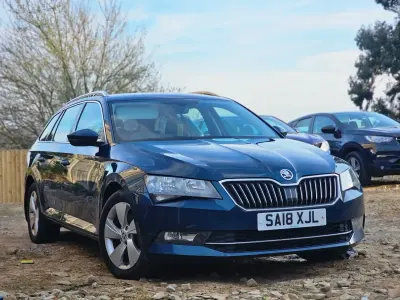Gebraucht Skoda Superb SE 120 PS (88 kW) 2018 Blau Kombi