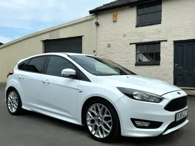 Begagnad Ford Focus ST-Line 140 HK (102 kW) 2018 Vit Halvkombi
