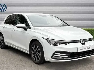 Usado VW Golf VIII Active 130 CV (95 kW) 2022 Blanco Utilitario