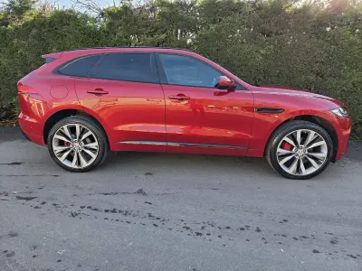 Używany Jaguar F-Pace S 300 KM (220 kW) 2016 Czerwony SUV
