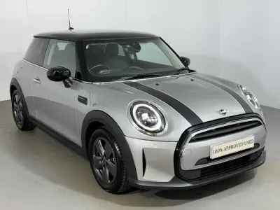 Używany Mini Cooper Classic 134 KM (98 kW) 2023 Srebrny Hatchback