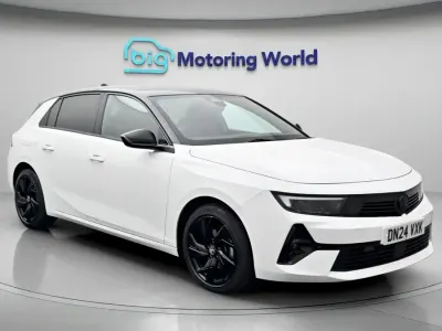 Used Vauxhall Astra S 130 HP (95 kW) 2024 White Hatchback