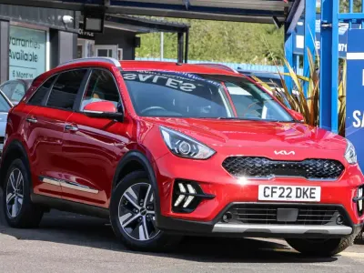 Used Kia Niro 139 HP (102 kW) 2022 Red SUV