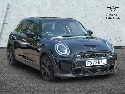 Used Mini Cooper S Classic 176 HP (129 kW) 2023 Black Hatchback
