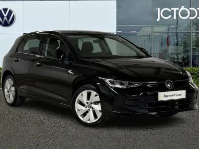 Second-hand VW Golf VIII Match 204 CP (150 kW) 2025 Negru Hatchback