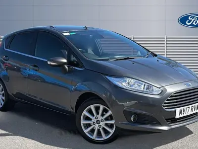 Begagnad Ford Fiesta Titanium 101 HK (74 kW) 2017 Grå Halvkombi