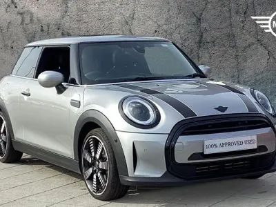 Używany Mini Cooper Exclusive 134 KM (98 kW) 2024 Srebrny Hatchback