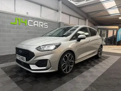 Używany Ford Fiesta ST-Line X 100 KM (73 kW) 2023 Srebrny Hatchback