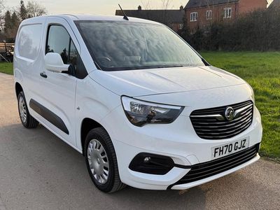 Used Vauxhall Combo Sportive 100 HP (73 kW) 2020 White MPV