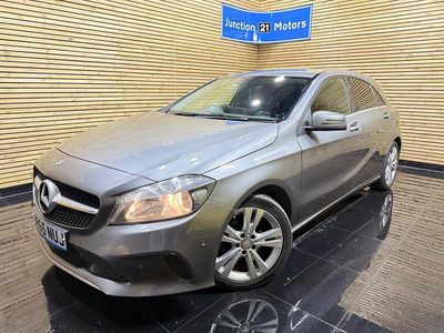 Begagnad Mercedes A180 Executive 2015 Grå Halvkombi